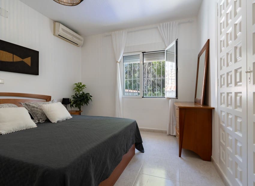 4 soveværelse Villa til salg i Montemar med swimmingpool - € 620.000 (Ref: 9123686)