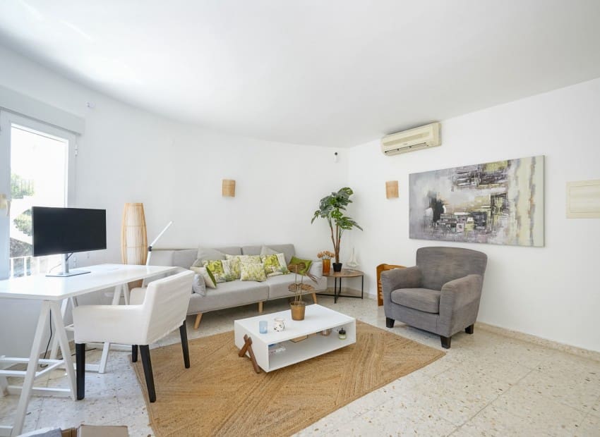 4 soveværelse Villa til salg i Montemar med swimmingpool - € 620.000 (Ref: 9123686)