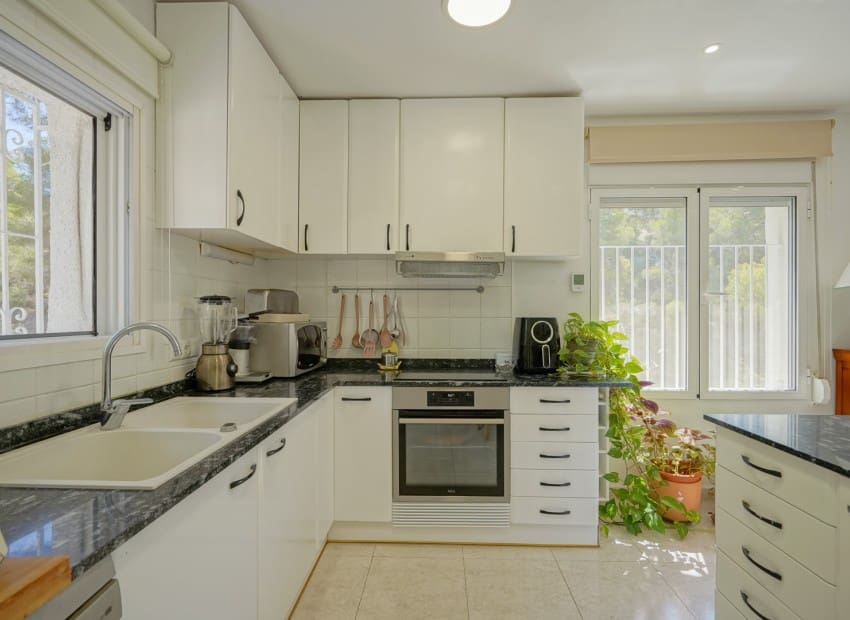 4 soveværelse Villa til salg i Montemar med swimmingpool - € 620.000 (Ref: 9123686)