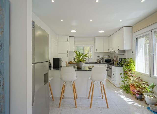 4 soveværelse Villa til salg i Montemar, Benissa med swimmingpool - € 620.000 (Ref: 9123686)