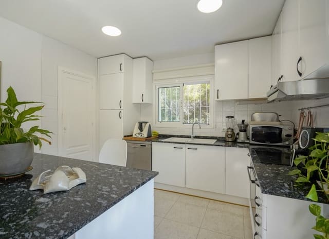 4 soveværelse Villa til salg i Montemar, Benissa med swimmingpool - € 620.000 (Ref: 9123686)