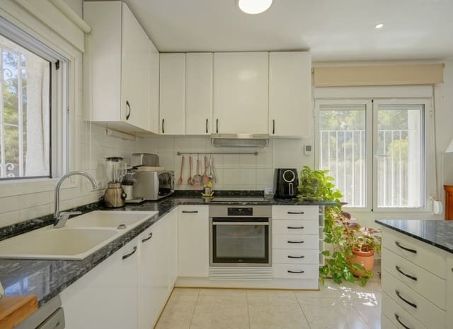 4 soveværelse Villa til salg i Montemar, Benissa med swimmingpool - € 620.000 (Ref: 9123686)