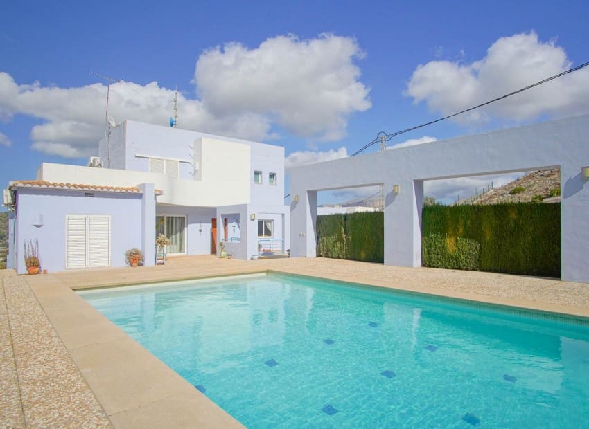 4 soveværelse Villa til salg i Pedreguer med swimmingpool - € 680.000 (Ref: 9123692)