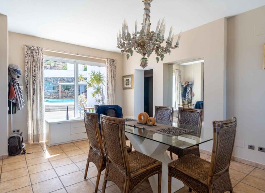 4 soveværelse Villa til salg i Pedreguer med swimmingpool - € 680.000 (Ref: 9123692)