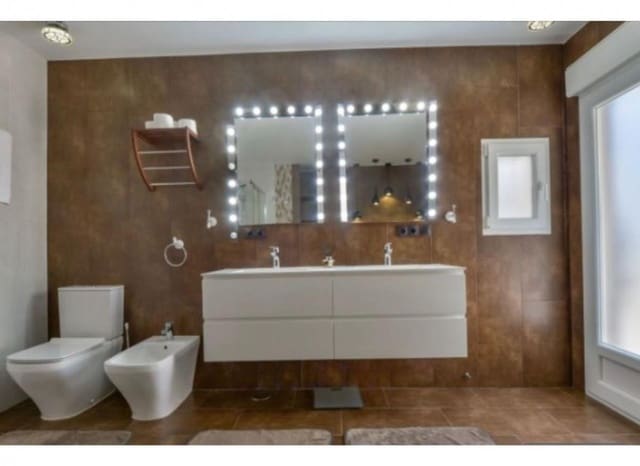 4 bedroom Villa for sale in Altea with pool - € 824,000 (Ref: 9127946)