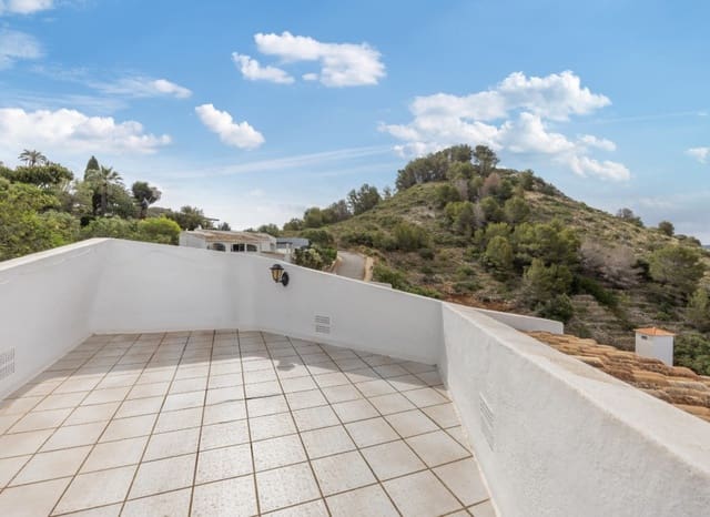 4 bedroom Villa for sale in Partida Tosal - Zona del Castellans, Javea / Xàbia with pool - € 795,000 (Ref: 9130152)