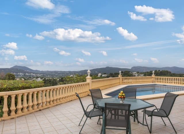 4 bedroom Villa for sale in Partida Tosal - Zona del Castellans, Javea / Xàbia with pool - € 795,000 (Ref: 9130152)