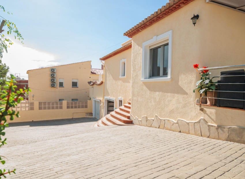 3 soveværelse Villa til salg i Calpe / Calp med swimmingpool garage - € 725.000 (Ref: 9131155)