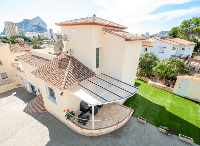 3 soveværelse Villa til salg i Calpe / Calp med swimmingpool garage - € 725.000 (Ref: 9131155)