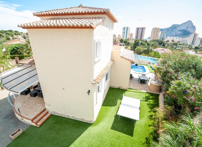 3 soveværelse Villa til salg i Calpe / Calp med swimmingpool garage - € 725.000 (Ref: 9131155)