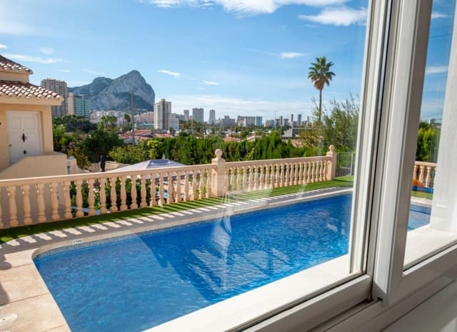 3 soveværelse Villa til salg i Pueblo, Calpe / Calp med swimmingpool garage - € 725.000 (Ref: 9131155)