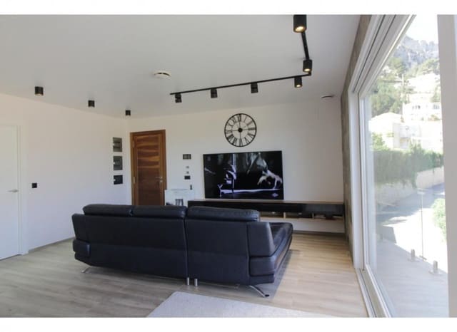 2 soveværelse Villa til salg i Maryvilla, Calpe / Calp - € 450.000 (Ref: 9131351)