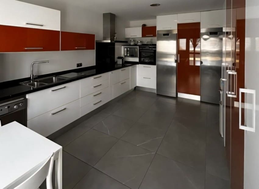 4 bedroom Villa for sale in Benidorm with pool - € 750,000 (Ref: 9131698)