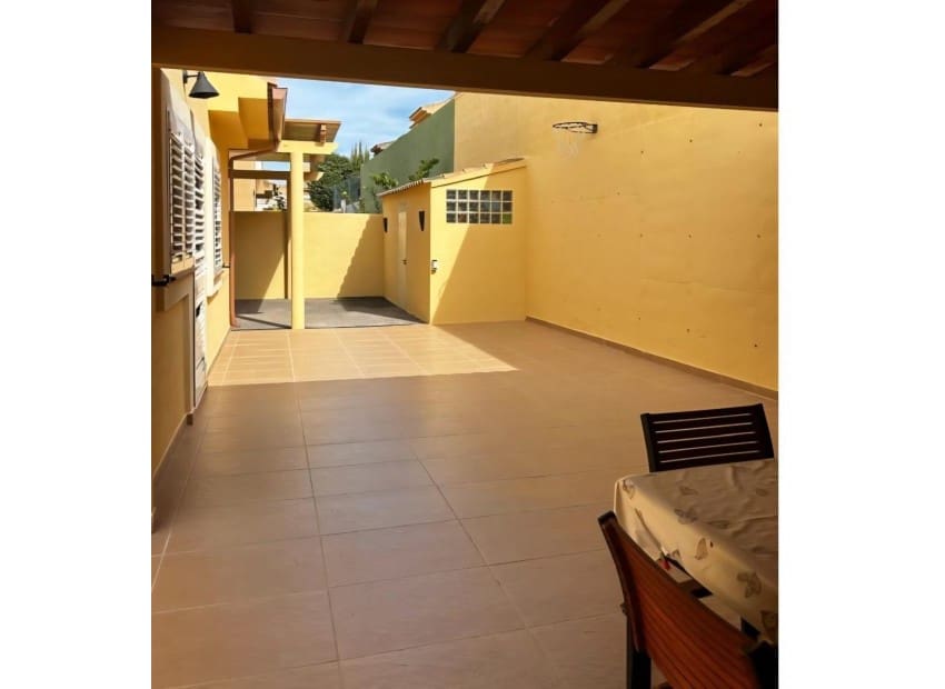 4 bedroom Villa for sale in Benidorm with pool - € 750,000 (Ref: 9131698)