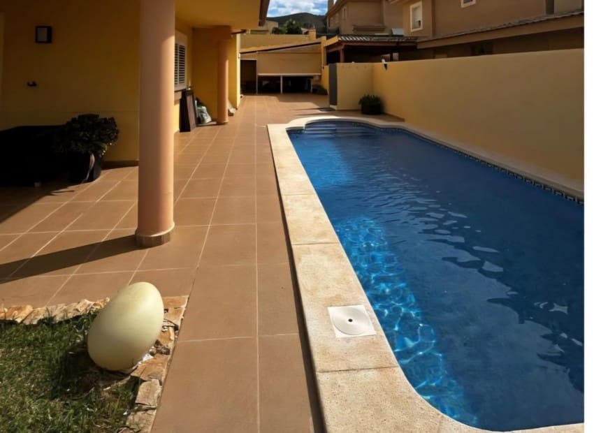 4 bedroom Villa for sale in Benidorm with pool - € 750,000 (Ref: 9131698)