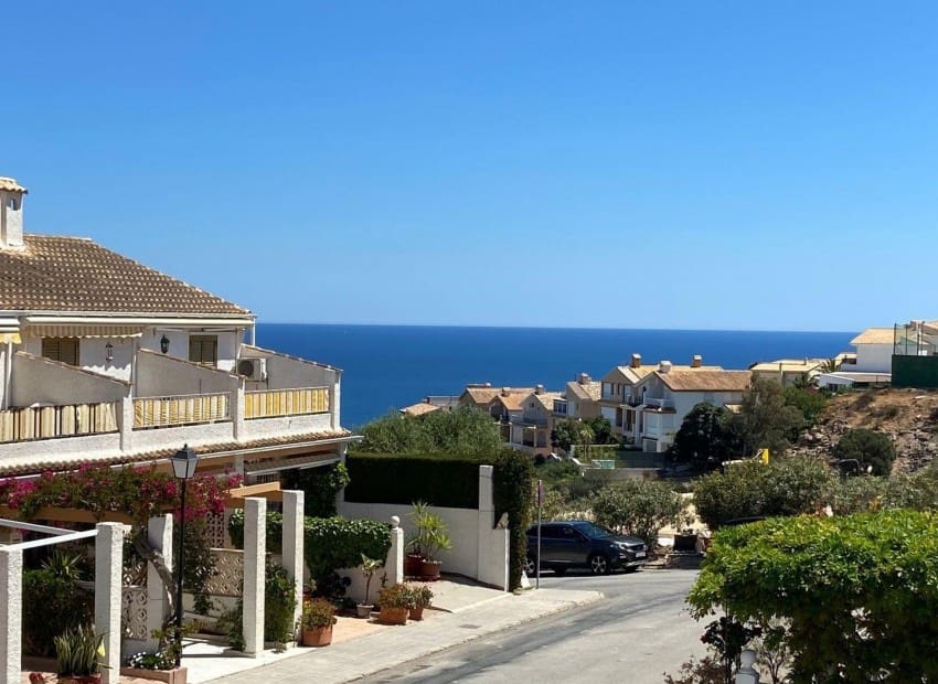 4 soveværelse Byhus til salg i Gran Alacant med swimmingpool - € 320.000 (Ref: 9133357)