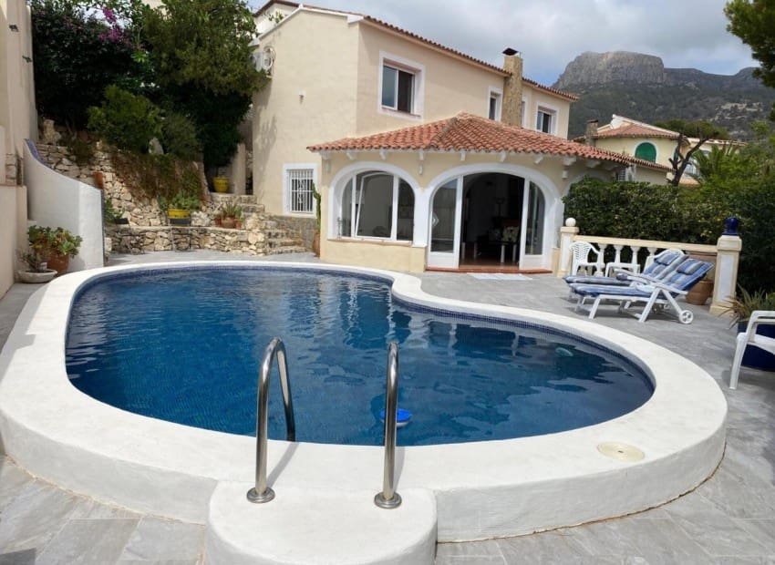 4 sypialnia Willa na sprzedaż w Calpe / Calp z basenem garażem - 650 000 € (Ref: 9135120)