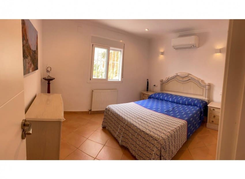 4 sypialnia Willa na sprzedaż w Calpe / Calp z basenem garażem - 650 000 € (Ref: 9135120)