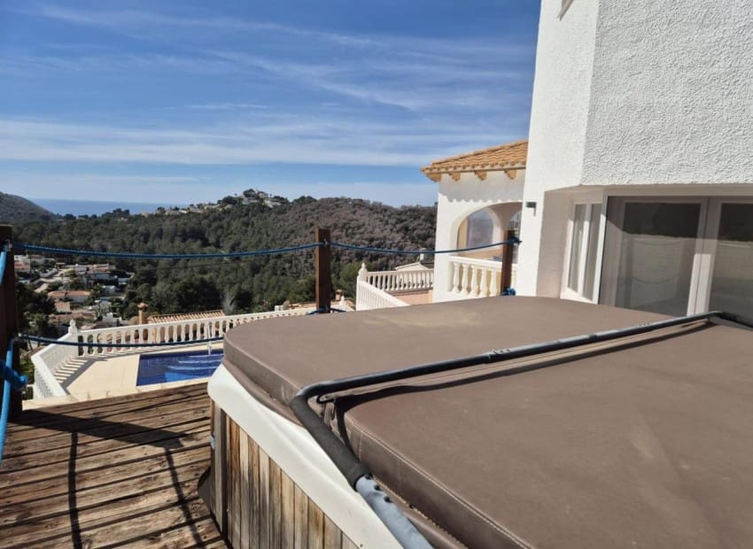 4 sypialnia Willa na sprzedaż w Moraira z basenem garażem - 980 000 € (Ref: 9135903)