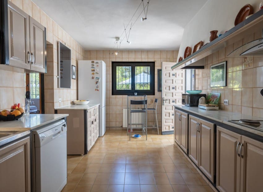 4 sypialnia Willa na sprzedaż w Javea / Xabia z basenem - 749 000 € (Ref: 9136155)