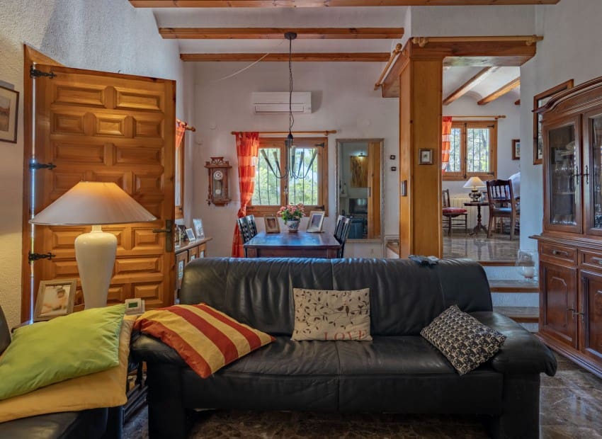 4 sypialnia Willa na sprzedaż w Javea / Xabia z basenem - 749 000 € (Ref: 9136155)