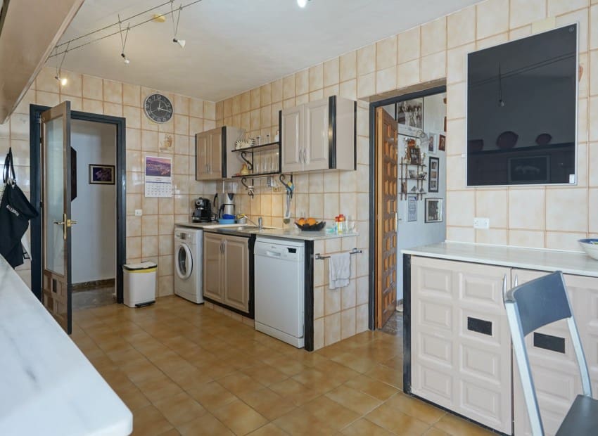 4 sypialnia Willa na sprzedaż w Javea / Xabia z basenem - 749 000 € (Ref: 9136155)