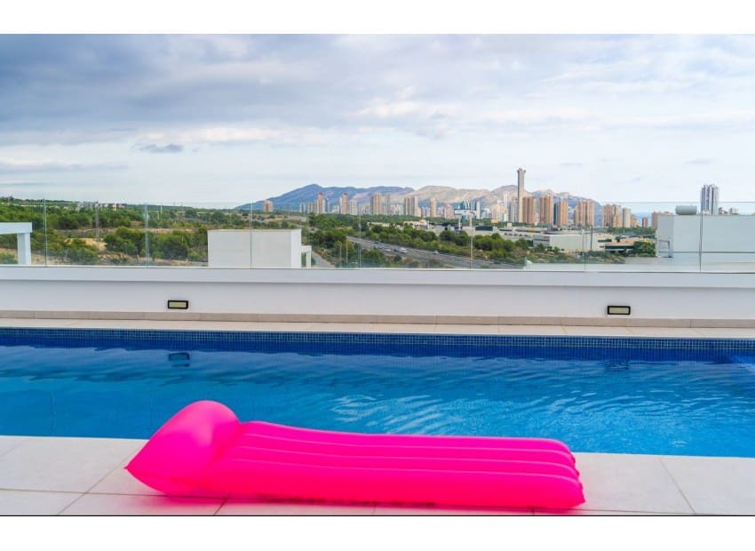 3 bedroom Villa for rent in Finestrat with pool garage - € 4,500 (Ref: 9146497)