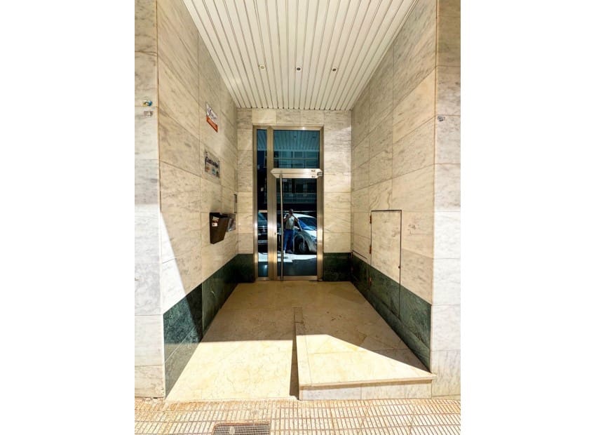 2 quarto Apartamento para venda em Calpe / Calp com garagem - 310 000 € (Ref: 9152684)