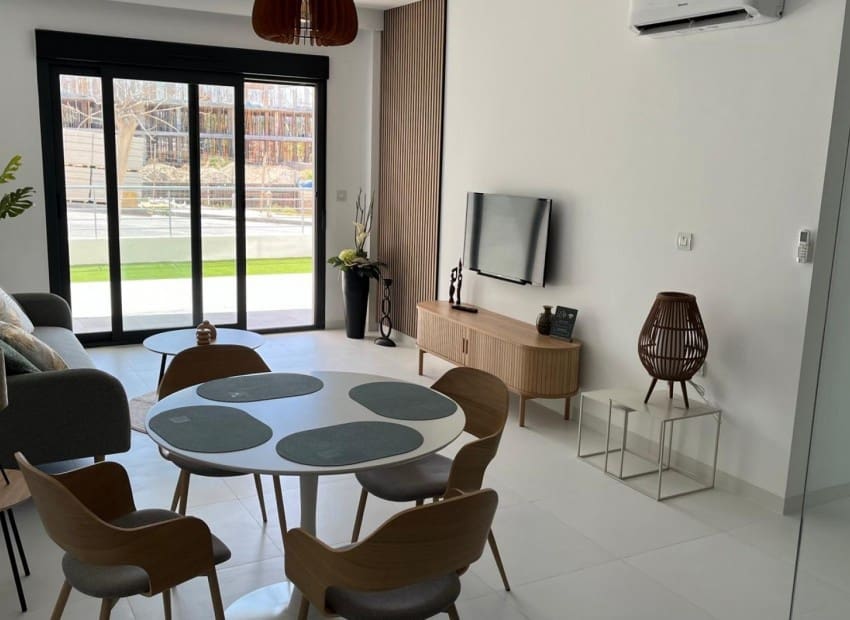 2 Zimmer Apartment zu verkaufen in San Miguel de Salinas mit Pool Garage - 250.000 € (Ref: 9160127)