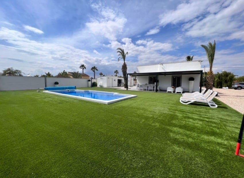 3 chambre Finca/Maison de Campagne à vendre à La Marina avec piscine garage - 425 000 € (Ref: 9165338)