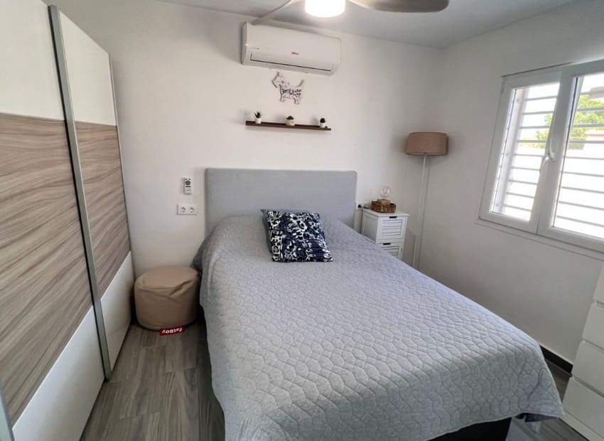 3 chambre Finca/Maison de Campagne à vendre à La Marina avec piscine garage - 425 000 € (Ref: 9165338)