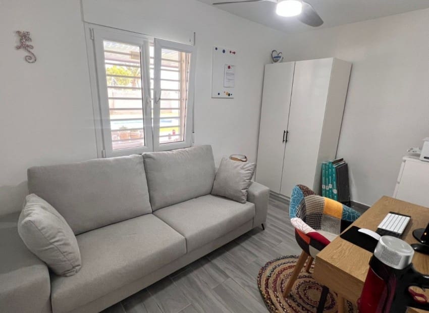 3 chambre Finca/Maison de Campagne à vendre à La Marina avec piscine garage - 425 000 € (Ref: 9165338)