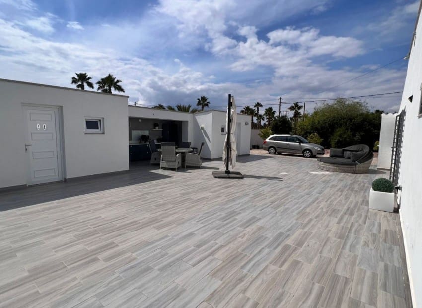 3 chambre Finca/Maison de Campagne à vendre à La Marina avec piscine garage - 425 000 € (Ref: 9165338)