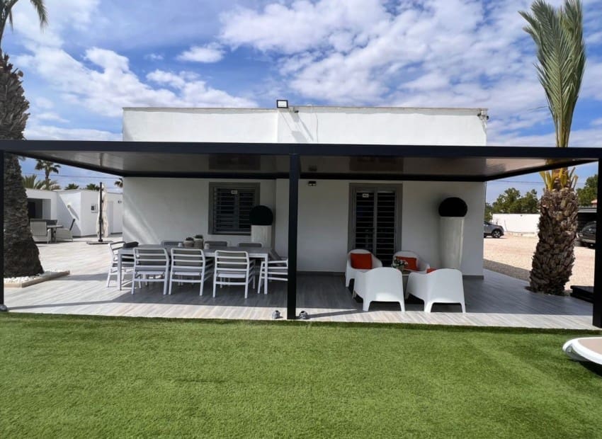 3 chambre Finca/Maison de Campagne à vendre à La Marina avec piscine garage - 425 000 € (Ref: 9165338)