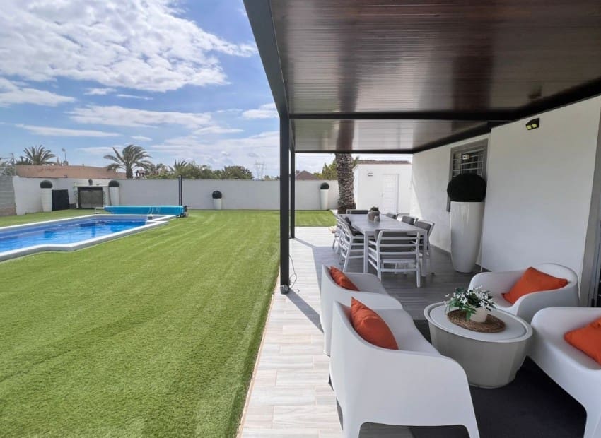 3 chambre Finca/Maison de Campagne à vendre à La Marina avec piscine garage - 425 000 € (Ref: 9165338)