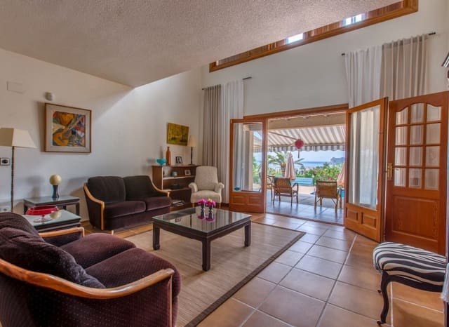 4 makuuhuone Huvila myytävänä paikassa Altea mukana uima-altaan 
autotalli - 1 290 000 € (Ref: 9172385)