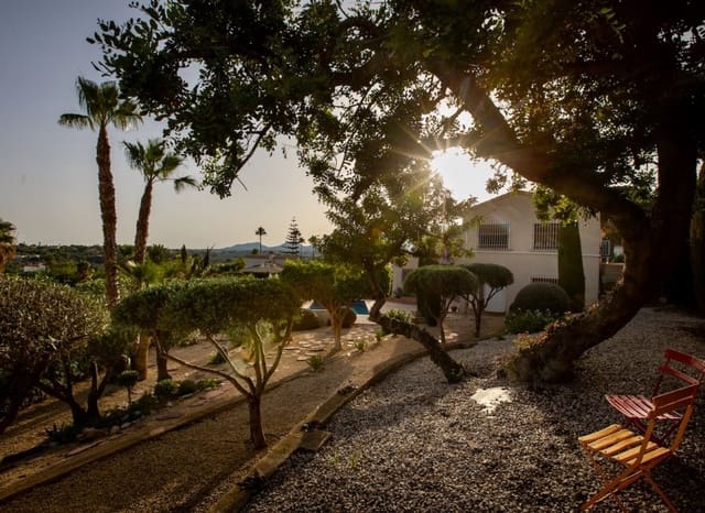 4 makuuhuone Huvila myytävänä paikassa Altea mukana uima-altaan 
autotalli - 1 290 000 € (Ref: 9172385)