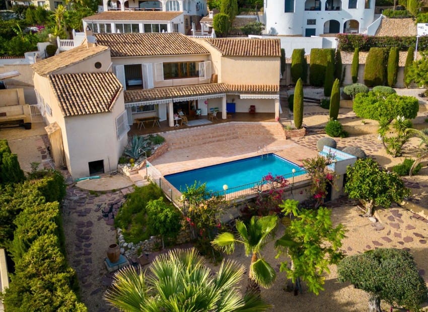 4 makuuhuone Huvila myytävänä paikassa Altea mukana uima-altaan 
autotalli - 1 290 000 € (Ref: 9172385)