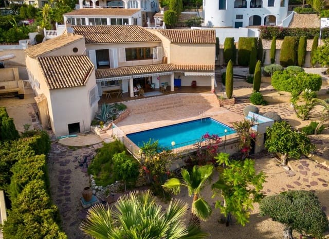 4 makuuhuone Huvila myytävänä paikassa Altea mukana uima-altaan 
autotalli - 1 290 000 € (Ref: 9172385)