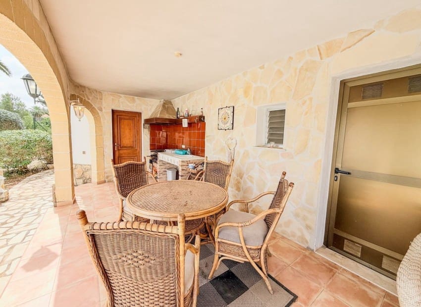 4 slaapkamer Villa te koop in Denia met zwembad - € 595.000 (Ref: 9172455)