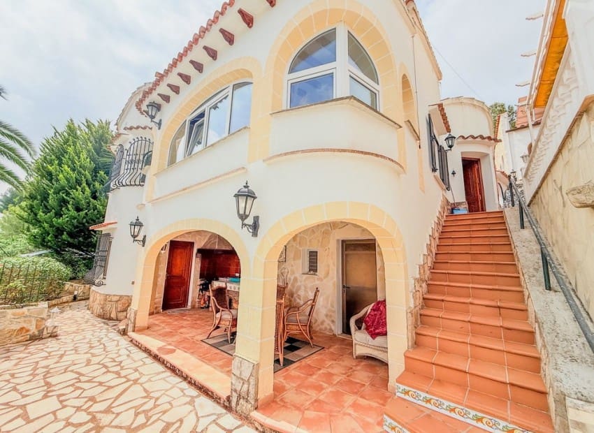 4 slaapkamer Villa te koop in Denia met zwembad - € 595.000 (Ref: 9172455)