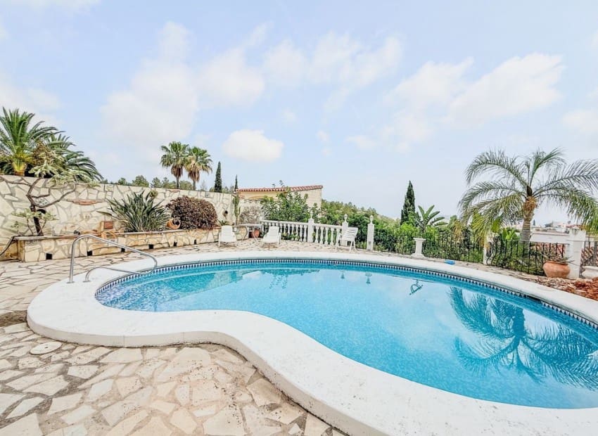 4 slaapkamer Villa te koop in Denia met zwembad - € 595.000 (Ref: 9172455)