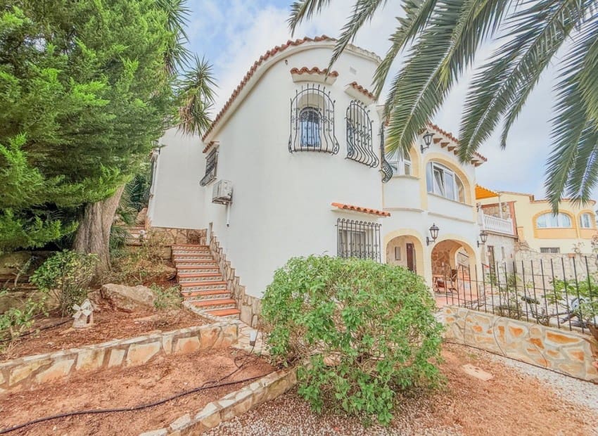 4 slaapkamer Villa te koop in Denia met zwembad - € 595.000 (Ref: 9172455)