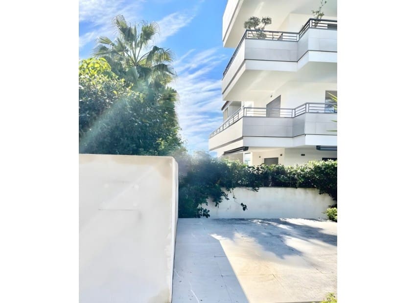 2 soveværelse Lejlighed til salg i Arenal med swimmingpool garage - € 425.000 (Ref: 9181533)