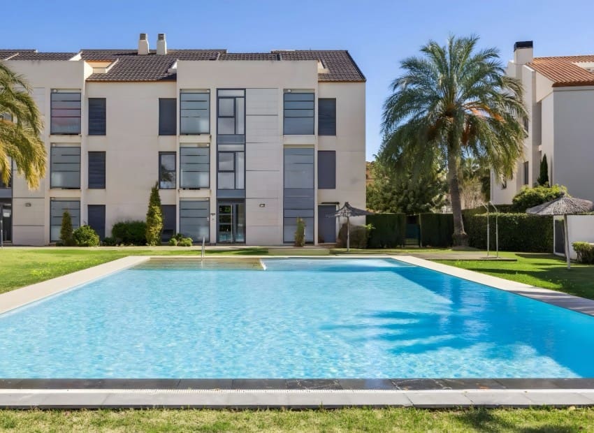 2 soveværelse Lejlighed til salg i Arenal med swimmingpool garage - € 425.000 (Ref: 9181533)