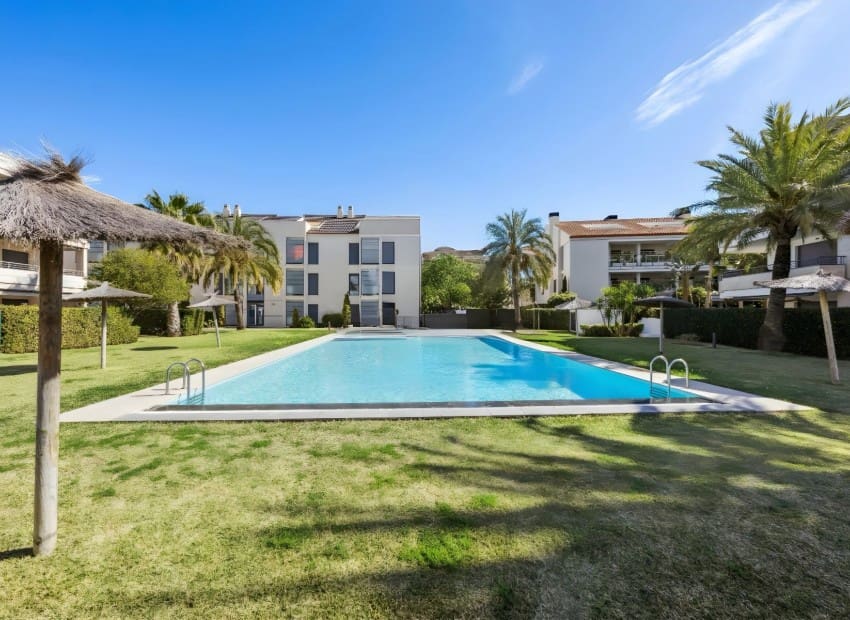 2 soveværelse Lejlighed til salg i Arenal med swimmingpool garage - € 425.000 (Ref: 9181533)