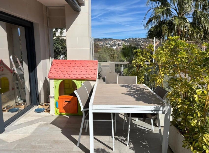 3 soveværelse Lejlighed til salg i Arenal med swimmingpool - € 499.500 (Ref: 9181916)