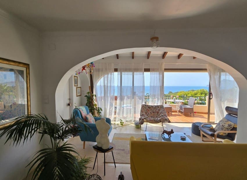 3 bedroom Villa for sale in Altea with pool garage - € 1,365,000 (Ref: 9186581)