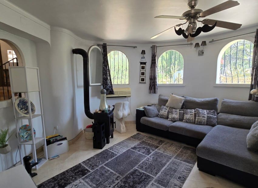 3 bedroom Villa for sale in Altea with pool garage - € 1,365,000 (Ref: 9186581)