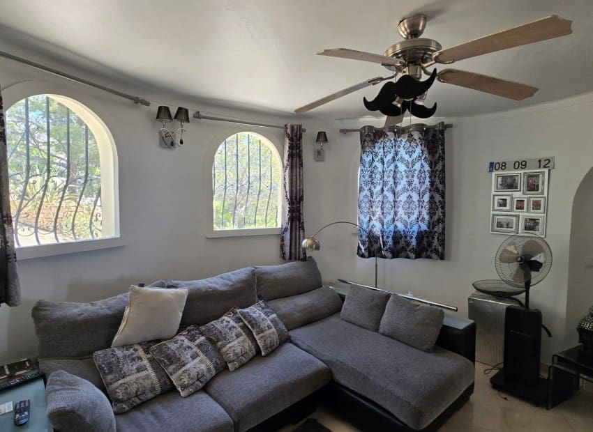 3 bedroom Villa for sale in Altea with pool garage - € 1,365,000 (Ref: 9186581)